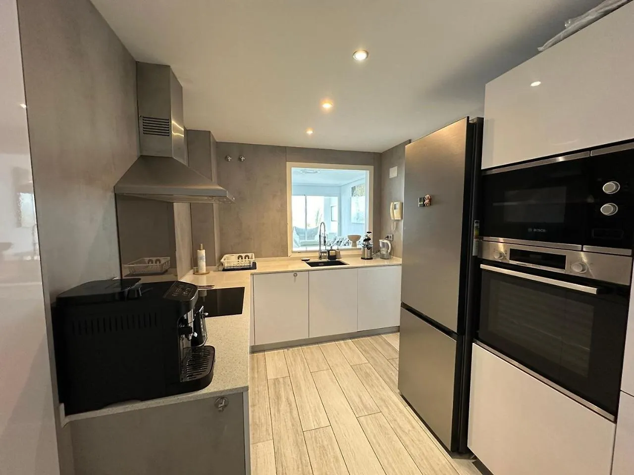 3 Pieces Avec Terrasse Ouverte Vue Mer Бенальмадена Апартаменты