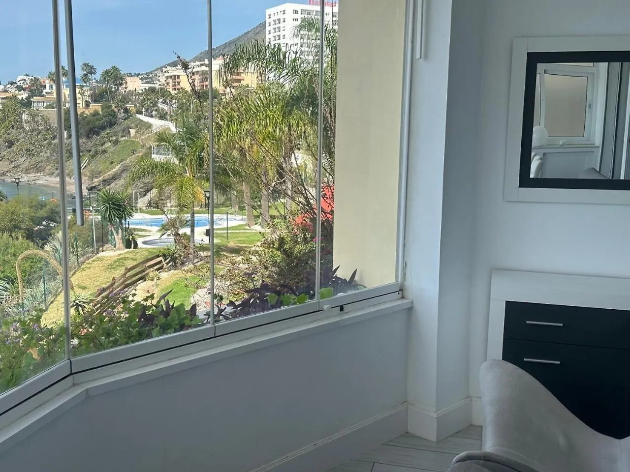 Apartment 3 Pieces Avec Terrasse Ouverte Vue Mer Benalmadena Spain